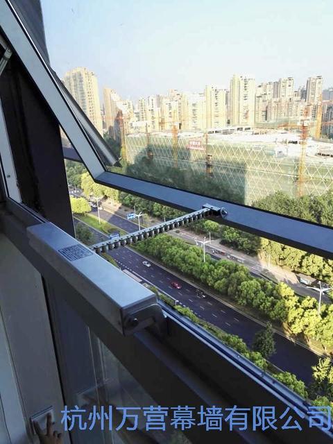 滨江东冠大厦电动开窗