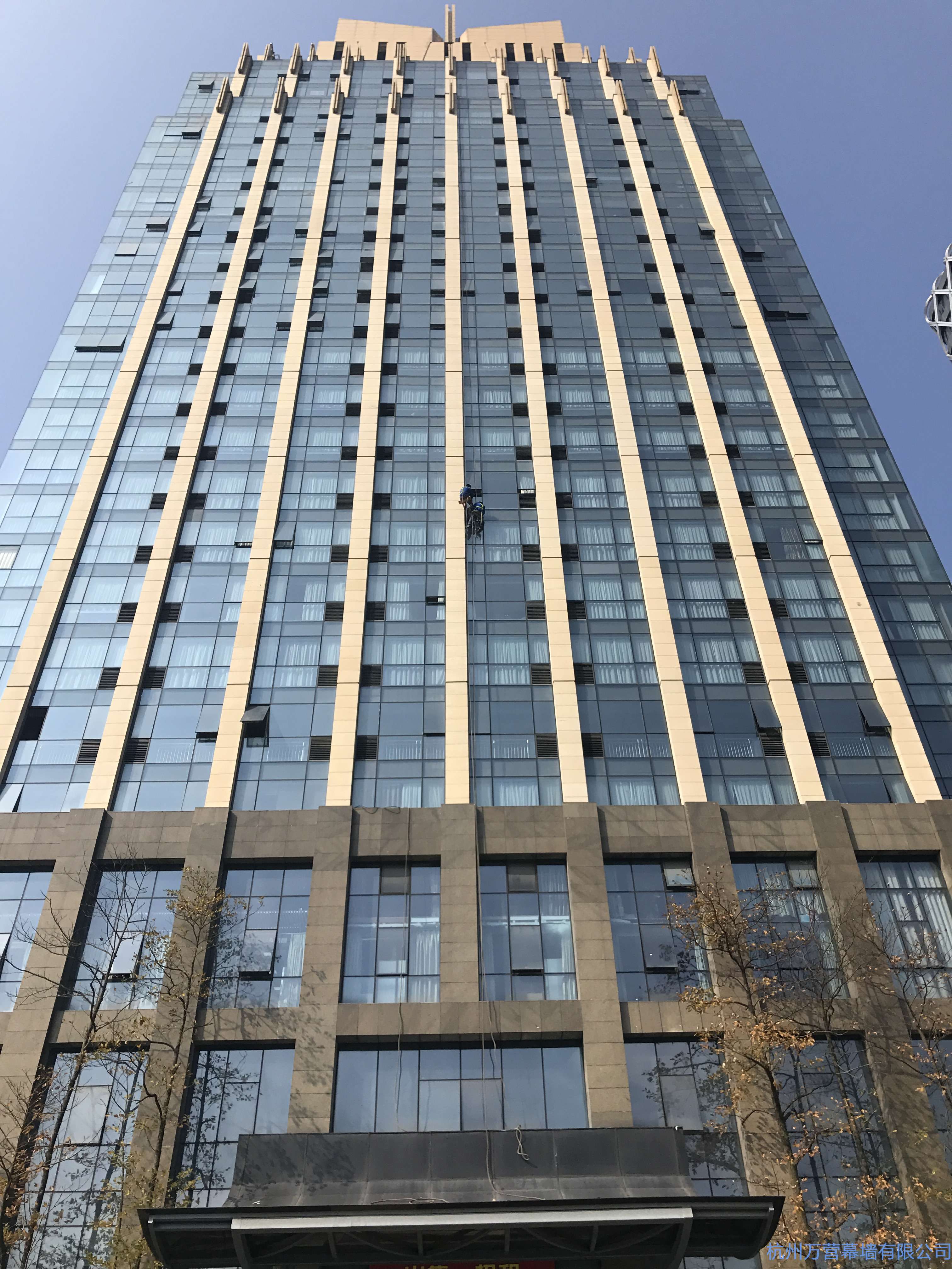 桐庐光典大厦幕墙维保